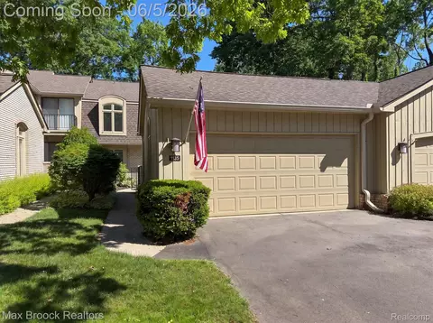 1135 Ivyglen Cir, Bloomfield Township, MI 48304