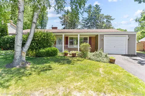 23950 Meadowbrook Rd, Novi, MI 48375
