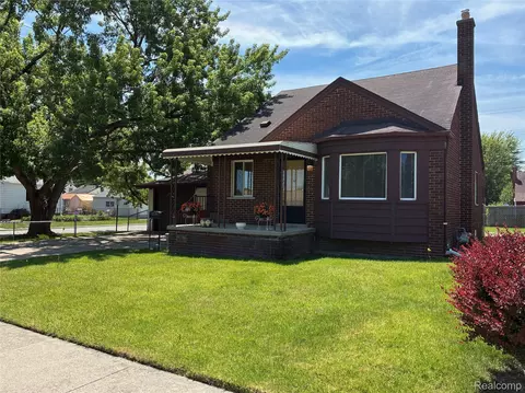 2203 White Ave, Lincoln Park, MI 48146