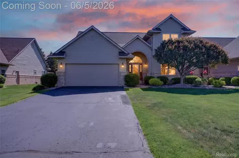 2443 Crossings Cir, Davison, MI 48423