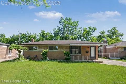 2510 Lincoln Dr, Warren, MI 48092