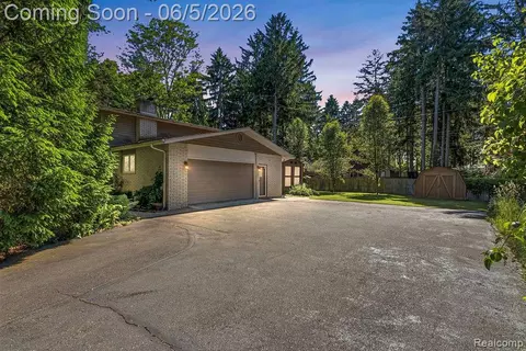 7955 Caberfae Trl, Village Of Clarkston, MI 48348