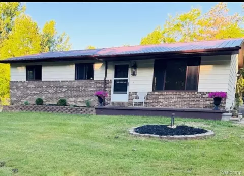 5215 Schlaud Rd, North Branch, MI 48461