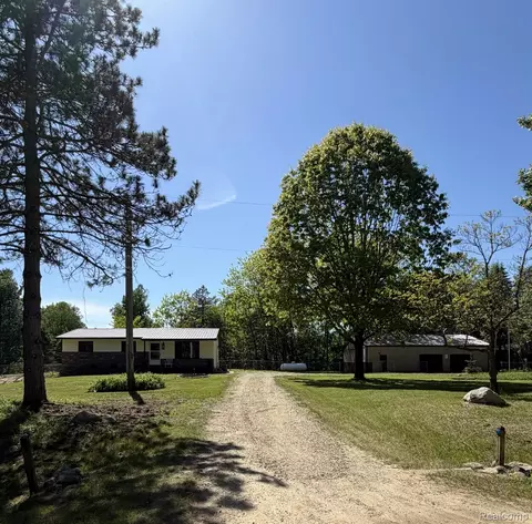 5215 Schlaud Rd, North Branch, MI 48461