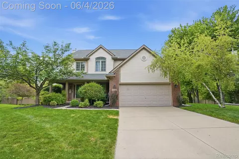 8605 Vista Ct, Westland, MI 48185