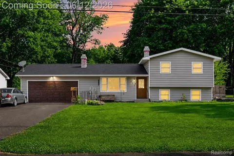 413 Alvena Ave, Pennfield, MI 49017