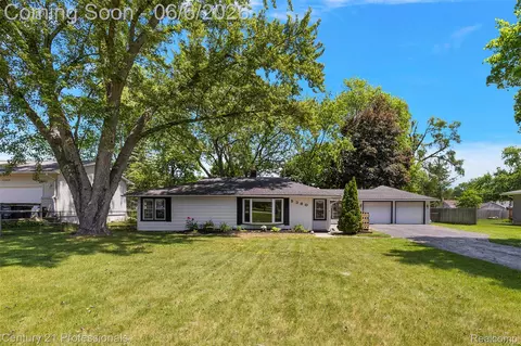 5360 Frankwill Ave, Independence, MI 48346