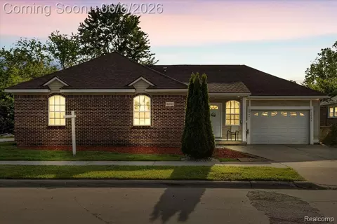 3260 Isabelle St, Inkster, MI 48141