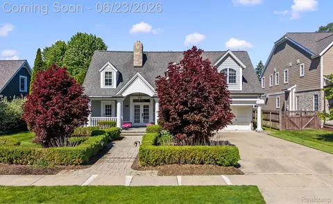 520 Pleasant St, Birmingham, MI 48009