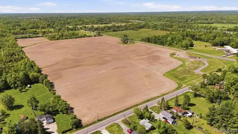 1863 Wadhams Rd, Kimball, MI 48074