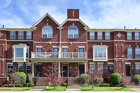 3263 Camden Dr, Troy, MI 48084
