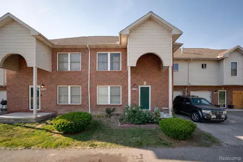 28136 Fortson Ln, Inkster, MI 48141