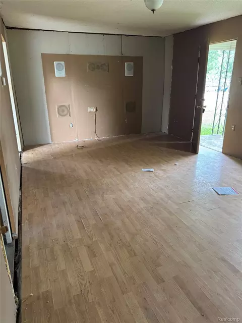 824 Harbor Ave, Monroe, MI 48162 photo 10