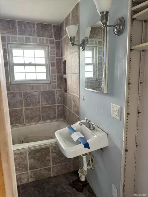 824 Harbor Ave, Monroe, MI 48162 photo 7