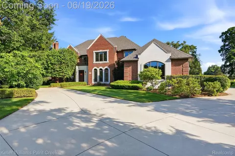 2784 Murfield Ct, Oakland, MI 48306
