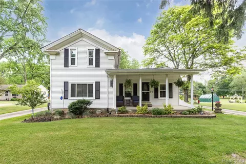 9137 Maltby Rd, Green Oak, MI 48116