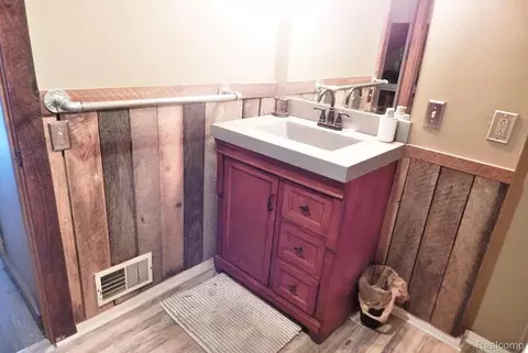 Bath - 4441 Mack Rd, Oceola, MI 48855 photo 1 of 4