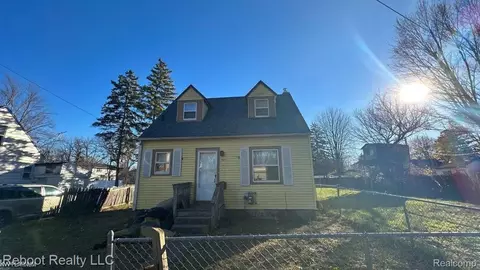905 Pleasant St, Saginaw, MI 48602