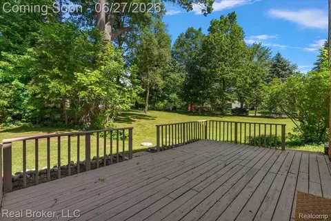 Exterior - 8320 Hillpoint Dr, Brighton, MI 48116 photo 3 of 7