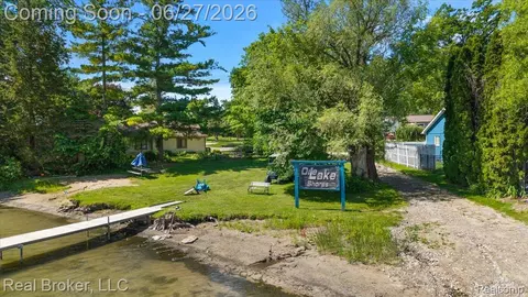 Exterior - 8320 Hillpoint Dr, Brighton, MI 48116 photo 7 of 7