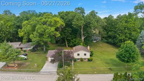 View/Area - 8320 Hillpoint Dr, Brighton, MI 48116 photo 1 of 10