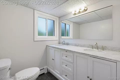 Bath - 8320 Hillpoint Dr, Brighton, MI 48116 photo 1 of 6