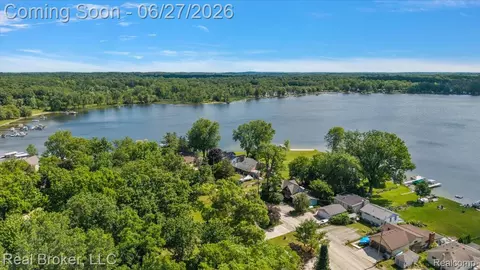 View/Area - 8320 Hillpoint Dr, Brighton, MI 48116 photo 5 of 10
