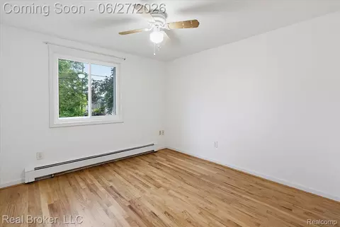 Bedroom - 8320 Hillpoint Dr, Brighton, MI 48116 photo 2 of 5