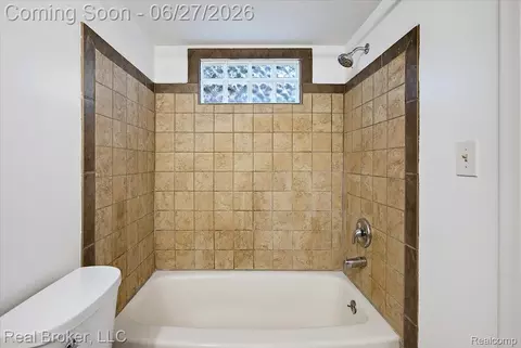 Bath - 8320 Hillpoint Dr, Brighton, MI 48116 photo 6 of 6
