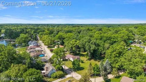 View/Area - 8320 Hillpoint Dr, Brighton, MI 48116 photo 9 of 10