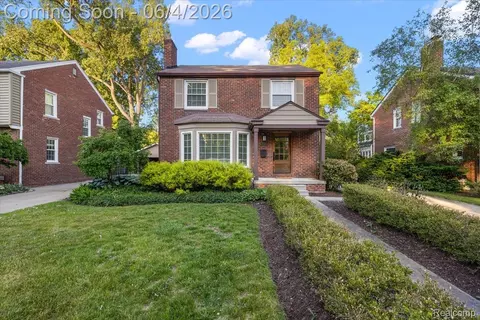 1512 Edgewood Dr, Royal Oak, MI 48067