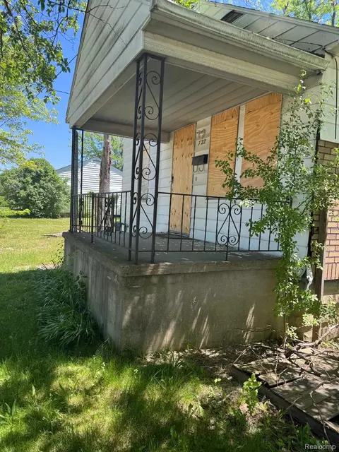 722 E Ridgeway Ave, Flint, MI 48505 photo 3
