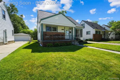 6848 Cardwell St, Garden City, MI 48135