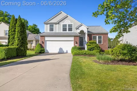 989 Callaway Ct, Oceola, MI 48843
