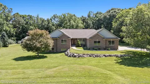 10180 Hadley Rd, Independence, MI 48348