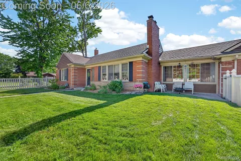 1710 23rd St, Wyandotte, MI 48192