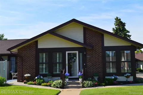 40605 Newport Dr E #294, Plymouth, MI 48170