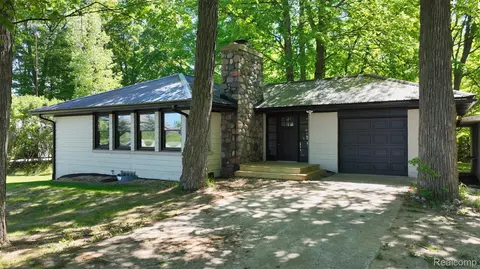 1351 Cedar Ct, Gladwin, MI 48624
