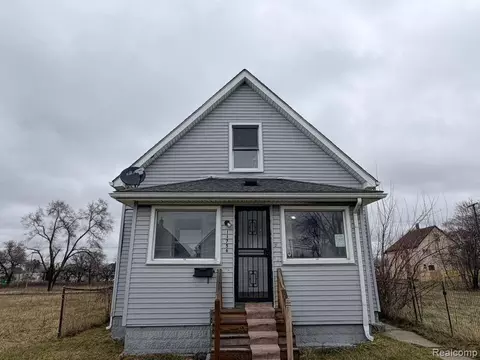 11756 Dyar St, Hamtramck, MI 48212
