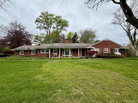 6744 Whysall Rd, Bloomfield Hills, MI 48301