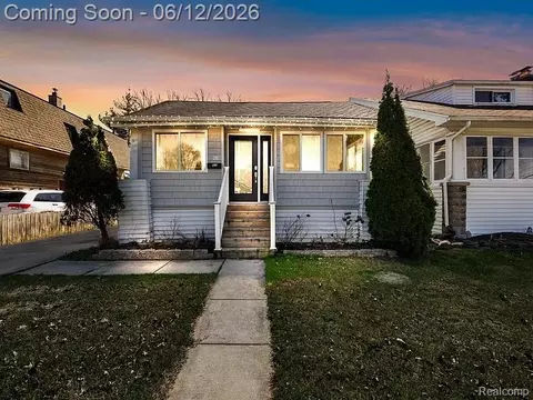 419 W 12 Mile Rd, Royal Oak, MI 48073