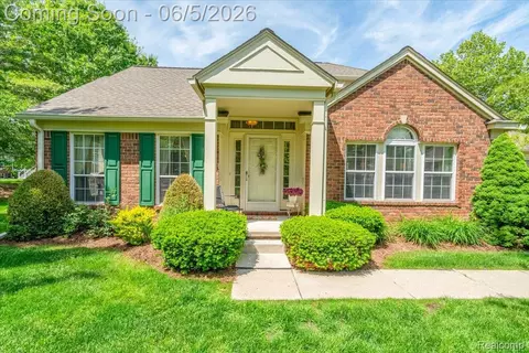 49105 Hawksburry Rd, Canton, MI 48188