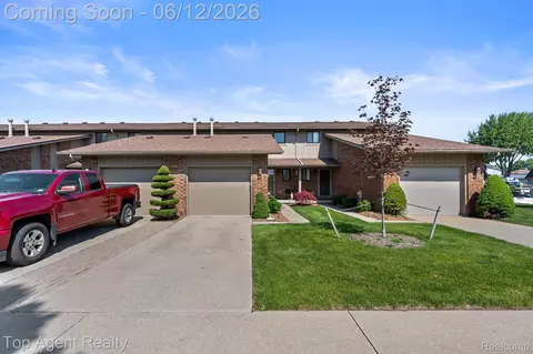 7214 Harbor Dr, Clay, MI 48001