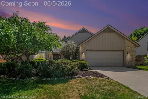 4447 Bentley Dr, Troy, MI 48098