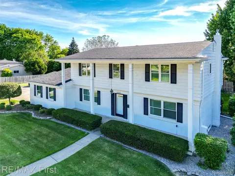 30607 Lorraine Ave, Warren, MI 48093