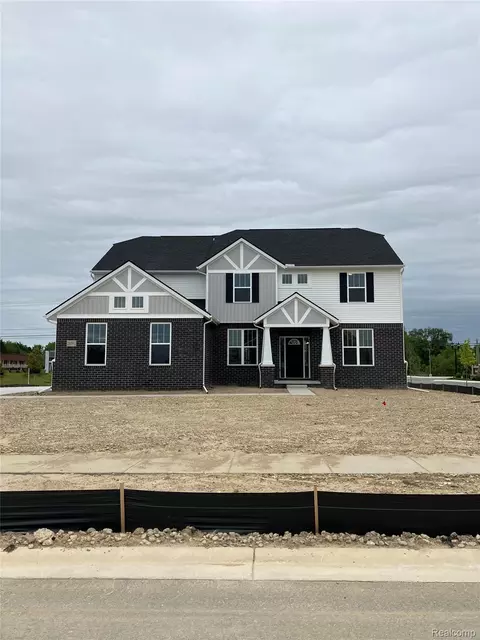 26591 Triple Crown Dr, South Lyon, MI 48178