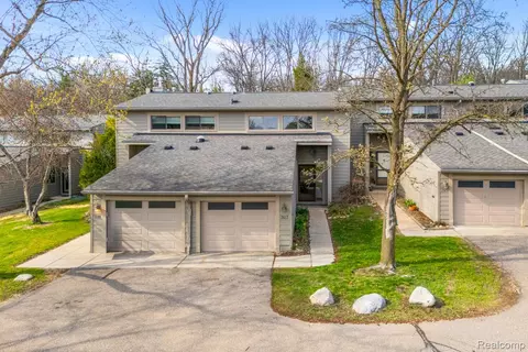 3123 Lake Haven Dr #38, Ann Arbor, MI 48105