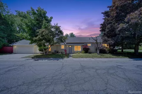 401 W Liberty St, South Lyon, MI 48178