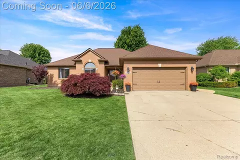 51965 Sequoya Dr, Macomb, MI 48042
