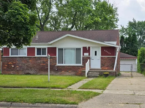 28741 Kathryn St, Garden City, MI 48135